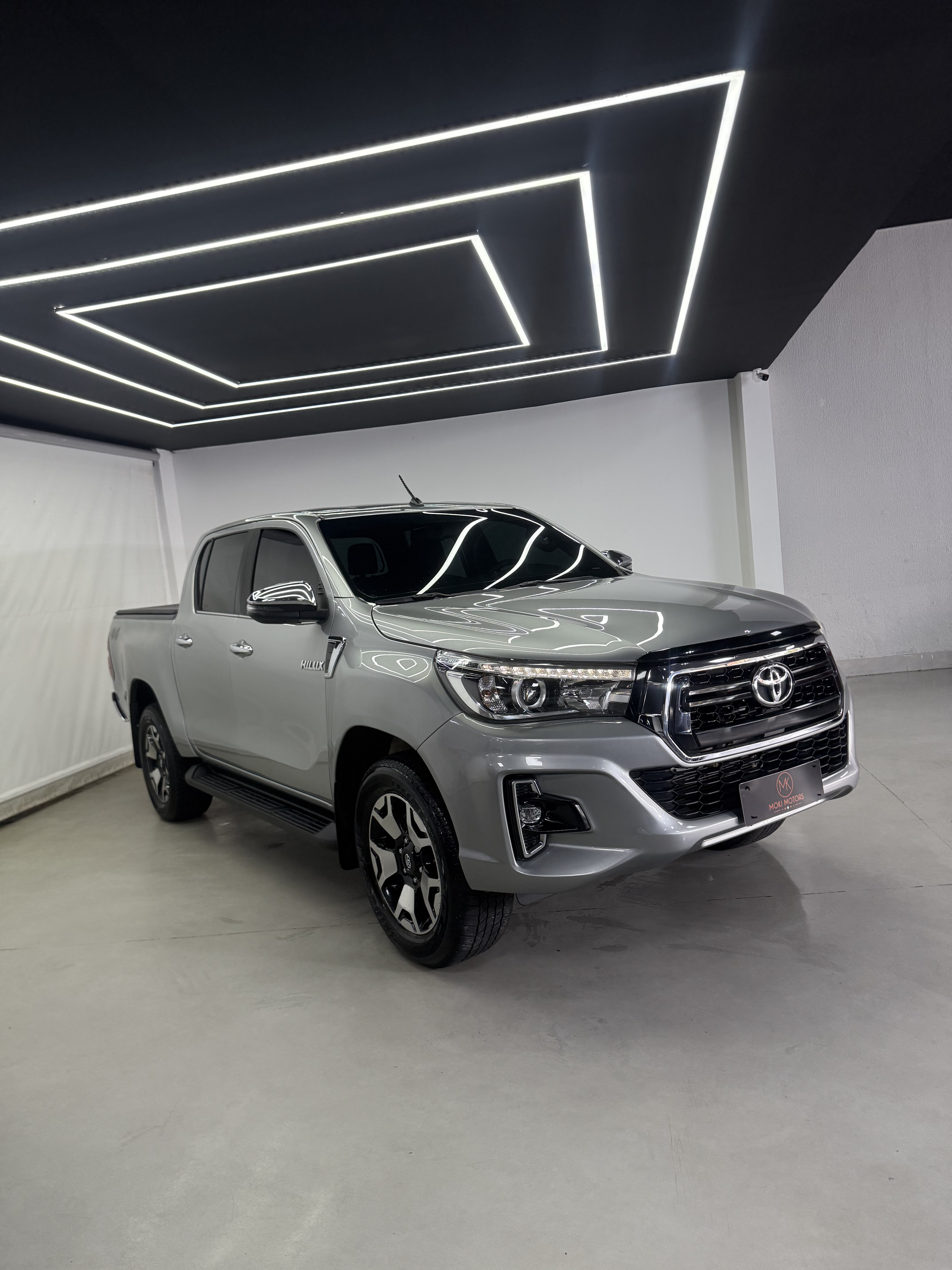 HILUX CD PRATA