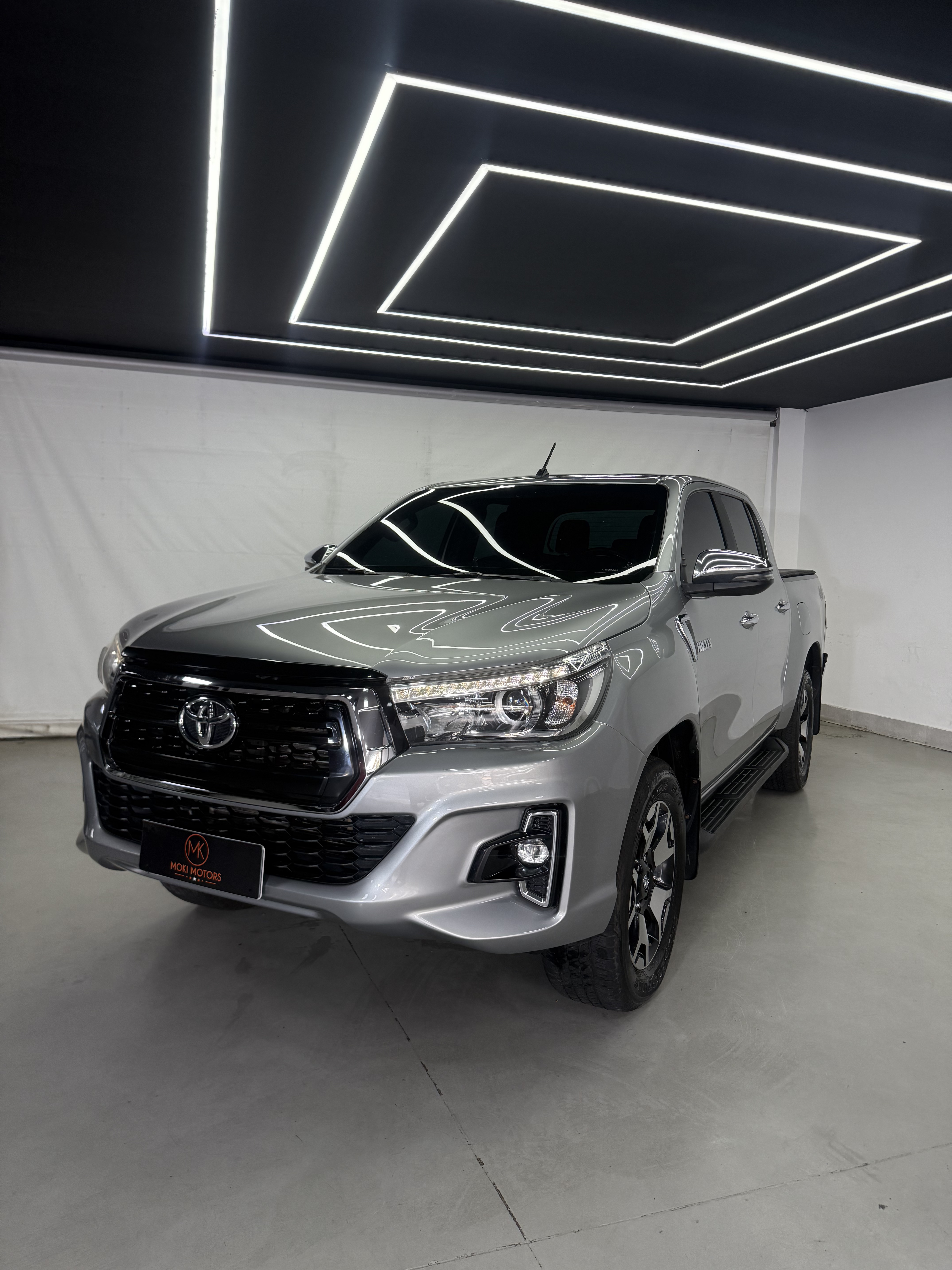 HILUX CD PRATA