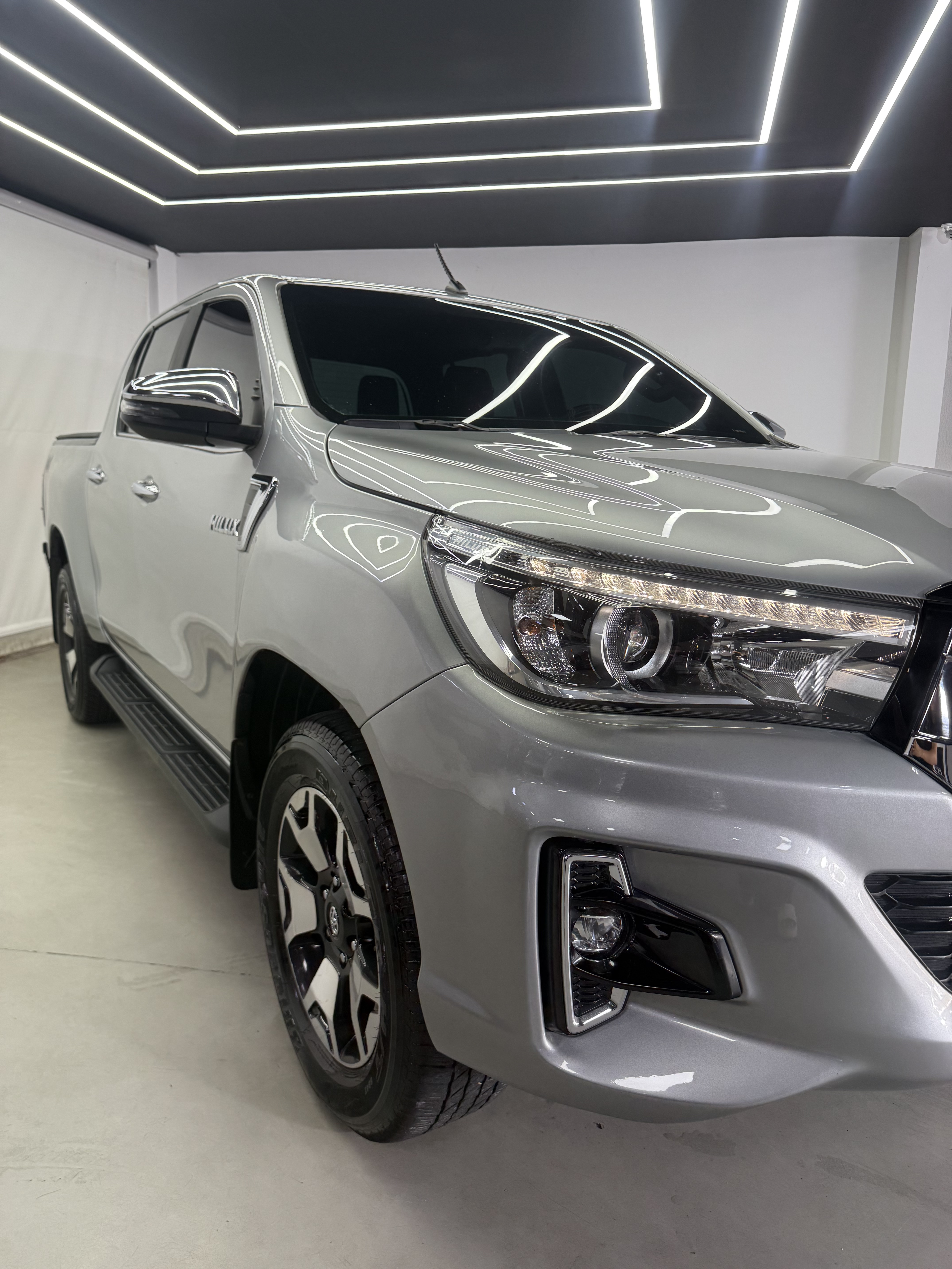 HILUX CD PRATA