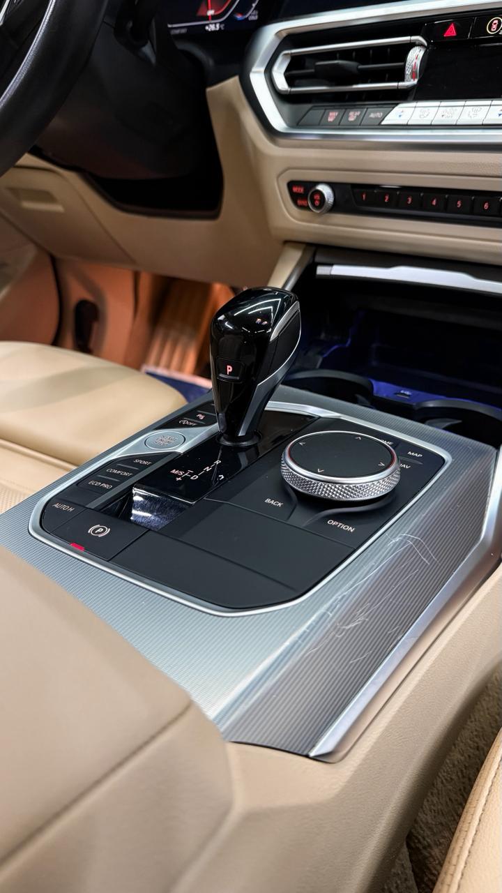 BMW 320i ACTIVE