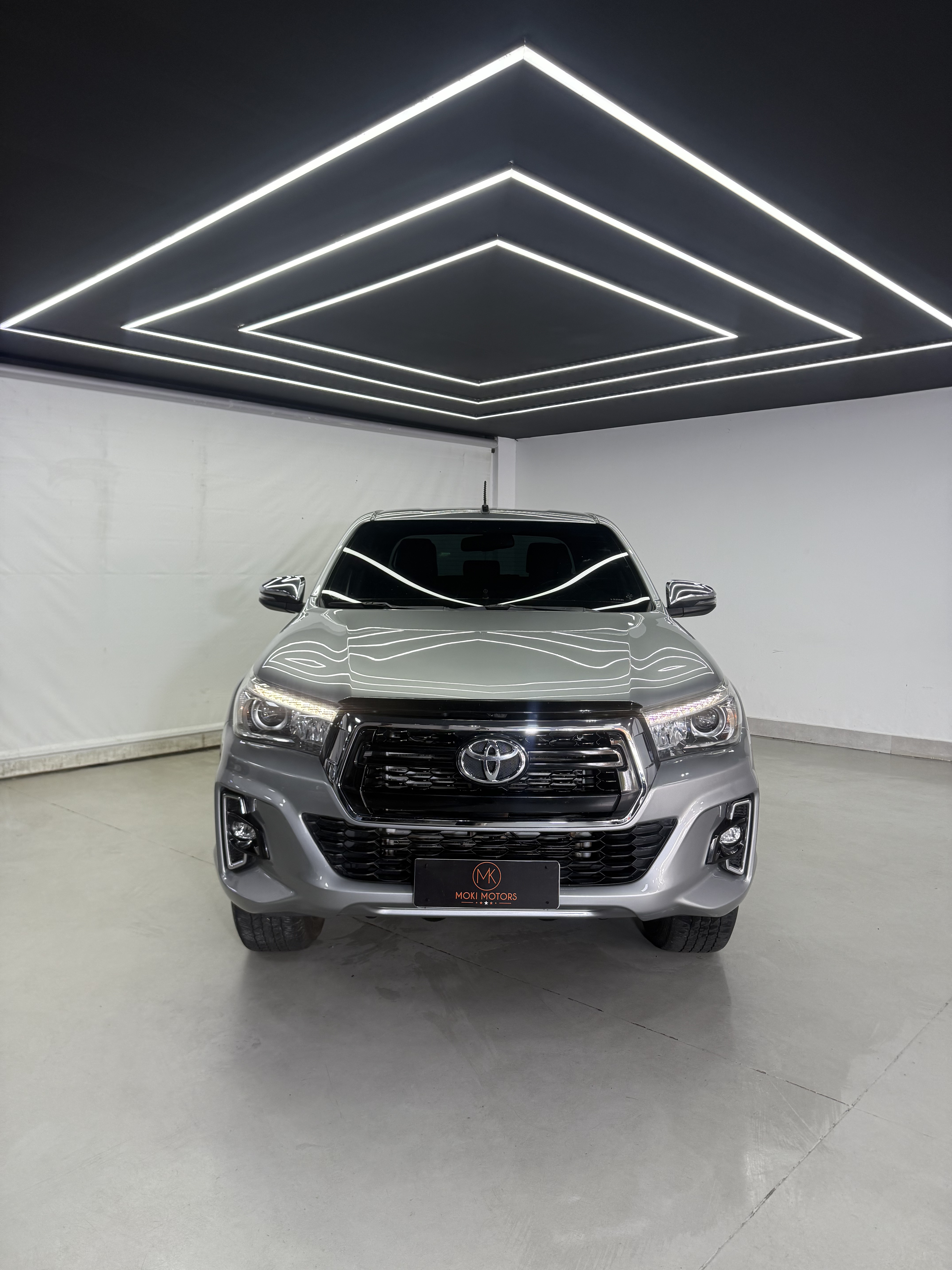 HILUX CD PRATA