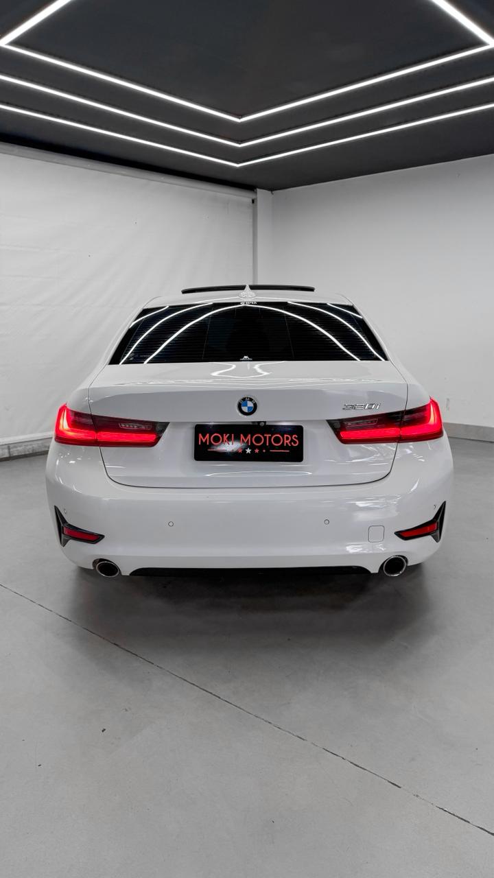 BMW 320i ACTIVE