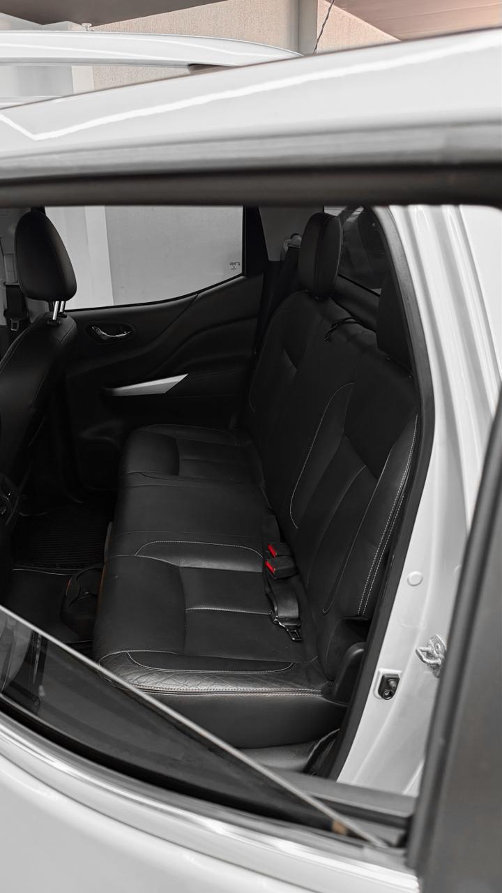 NISSAN FRONTIER LEATX4